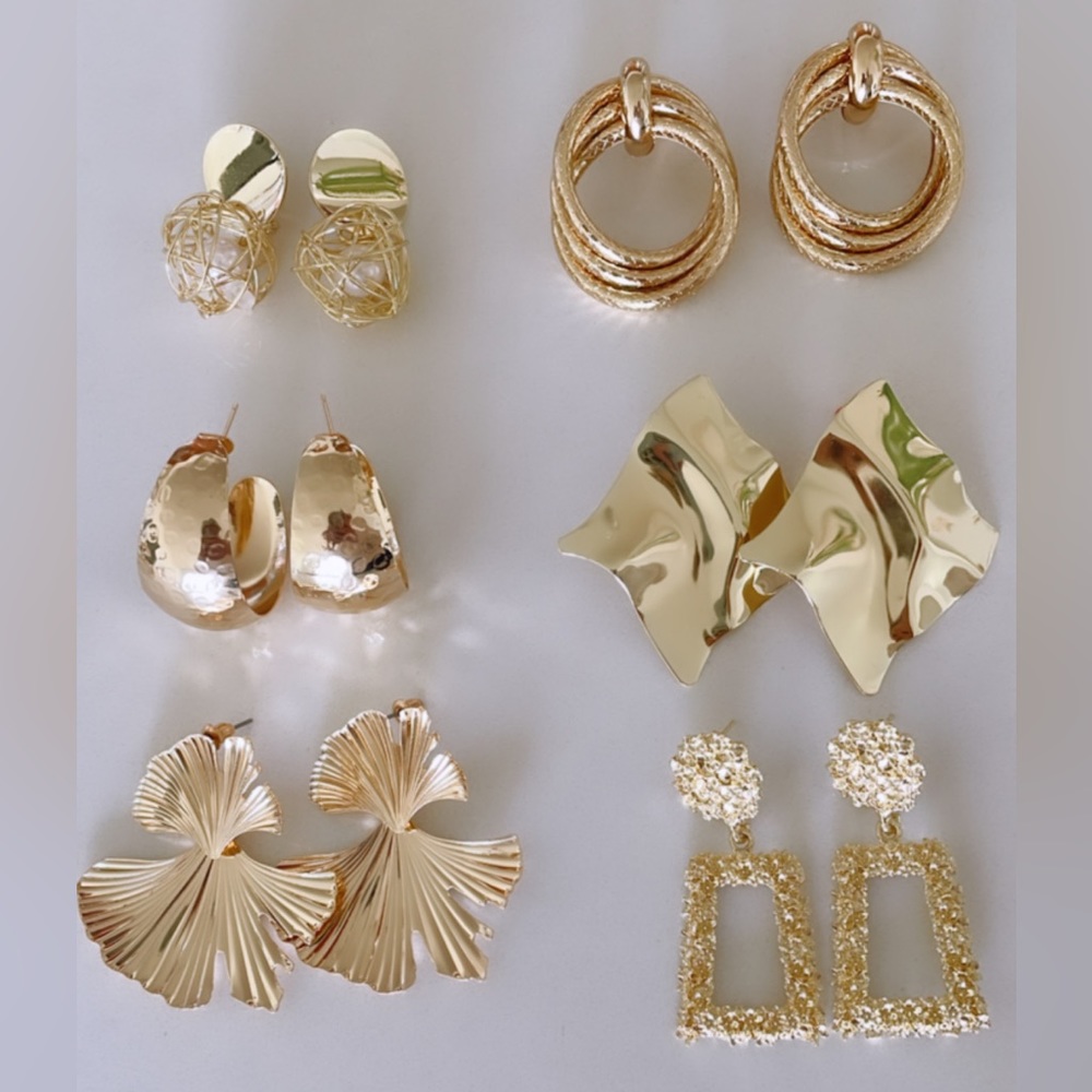 New Gorgeous Set of Trendy Earrings - Picture 5 of 8